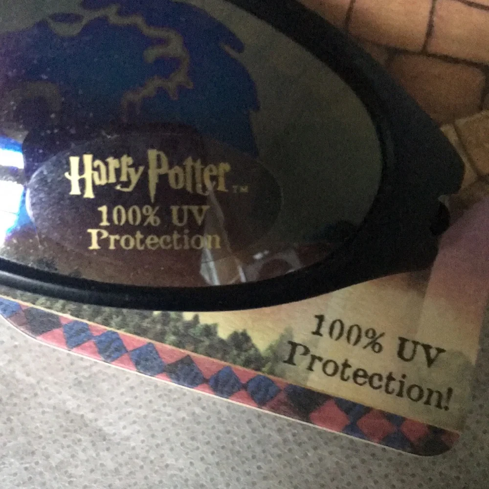 NWT Harry Potter Gryffindor sunglasses